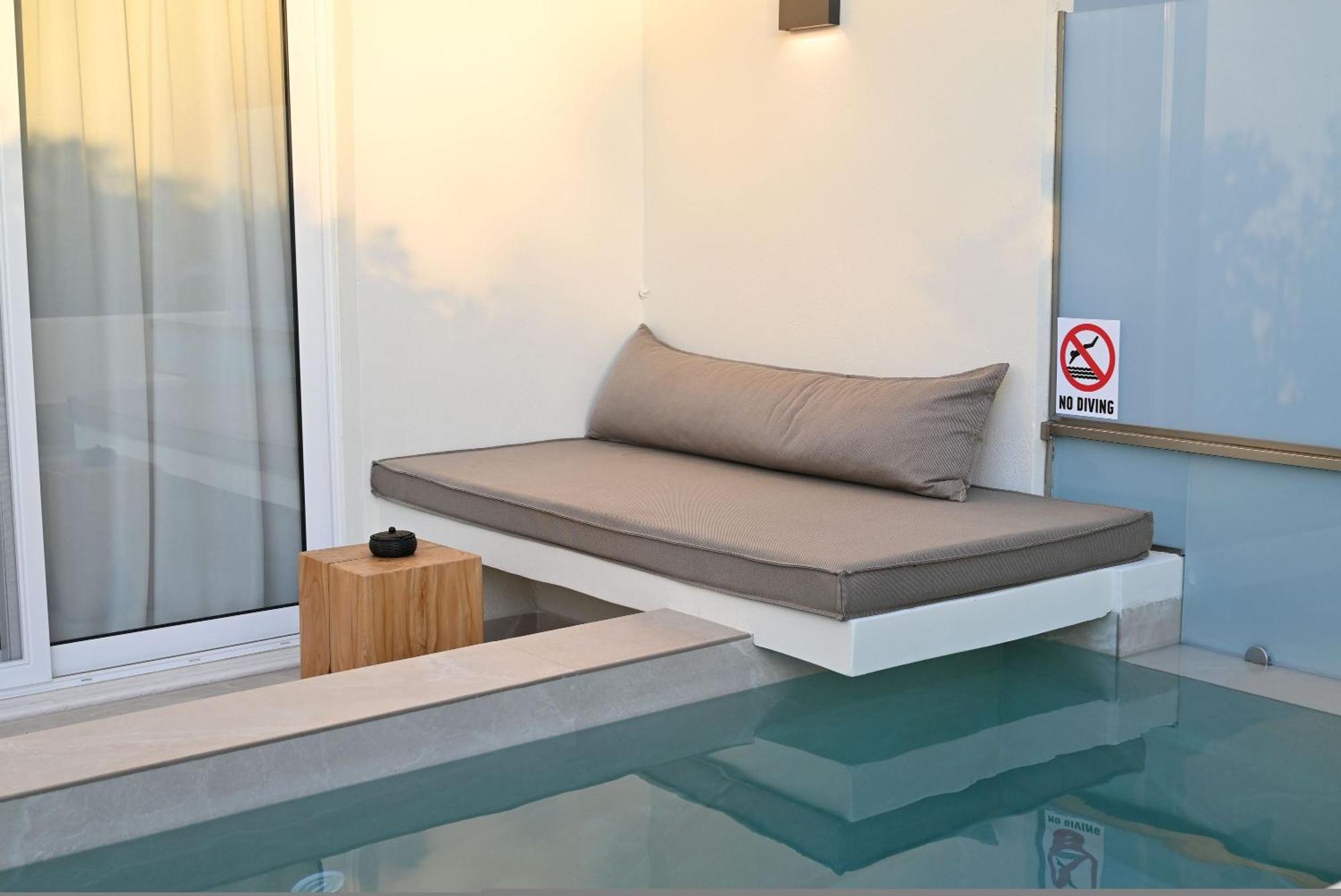 Rhotheon Suites In 이알리소스 외부 사진