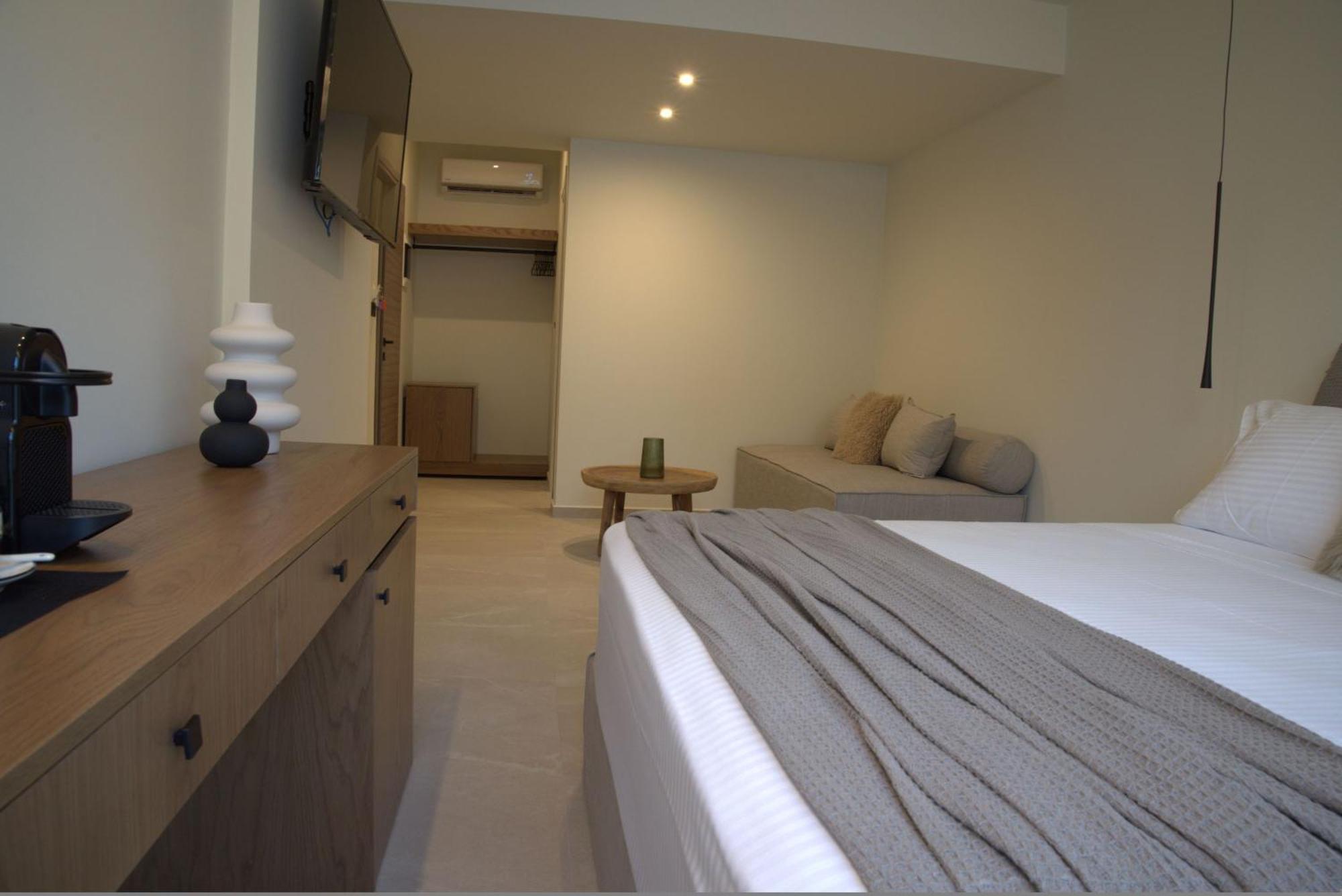 Rhotheon Suites In 이알리소스 외부 사진